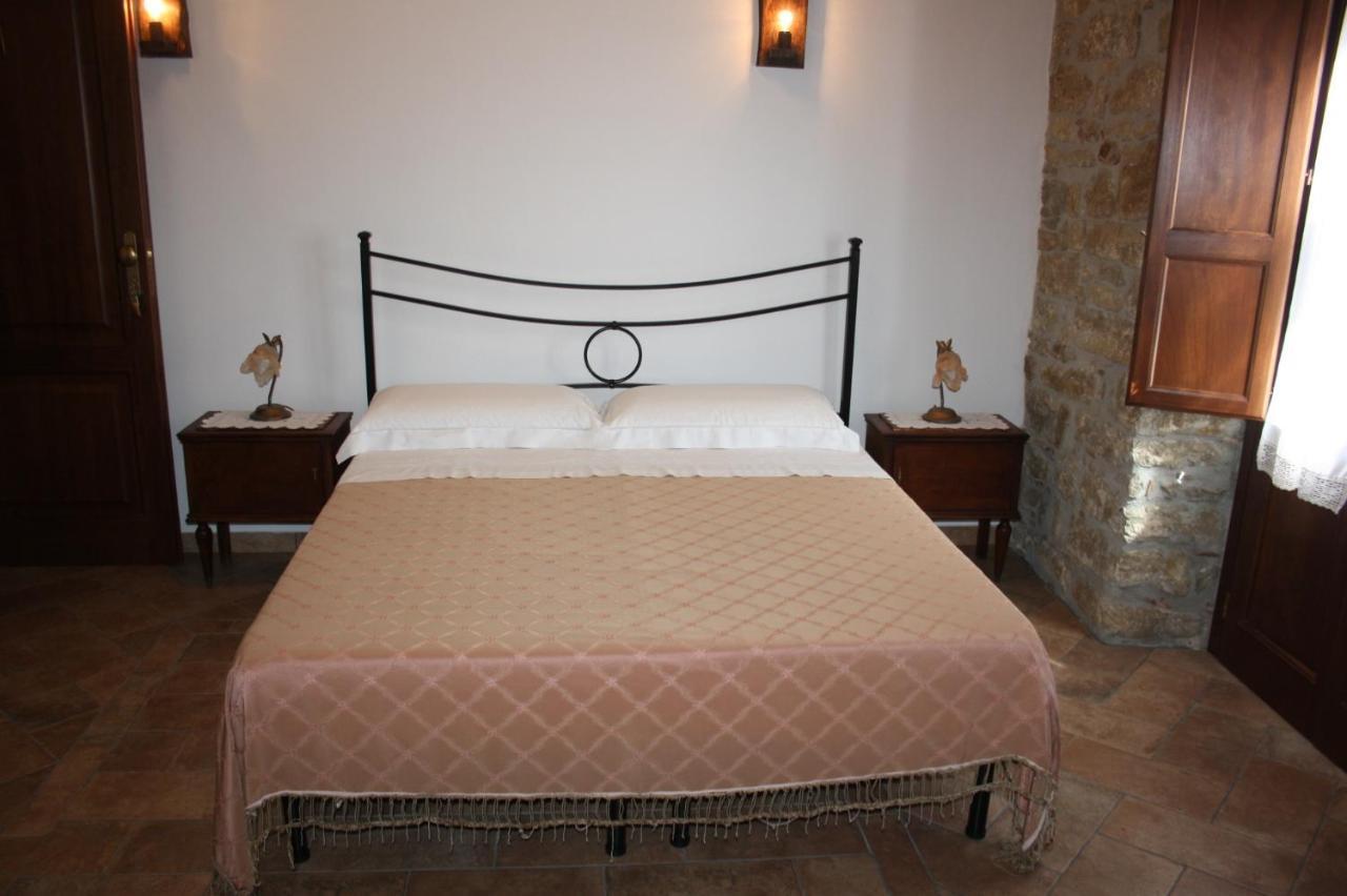 B&B Villa Argimusco Montalbano Elicona Kültér fotó